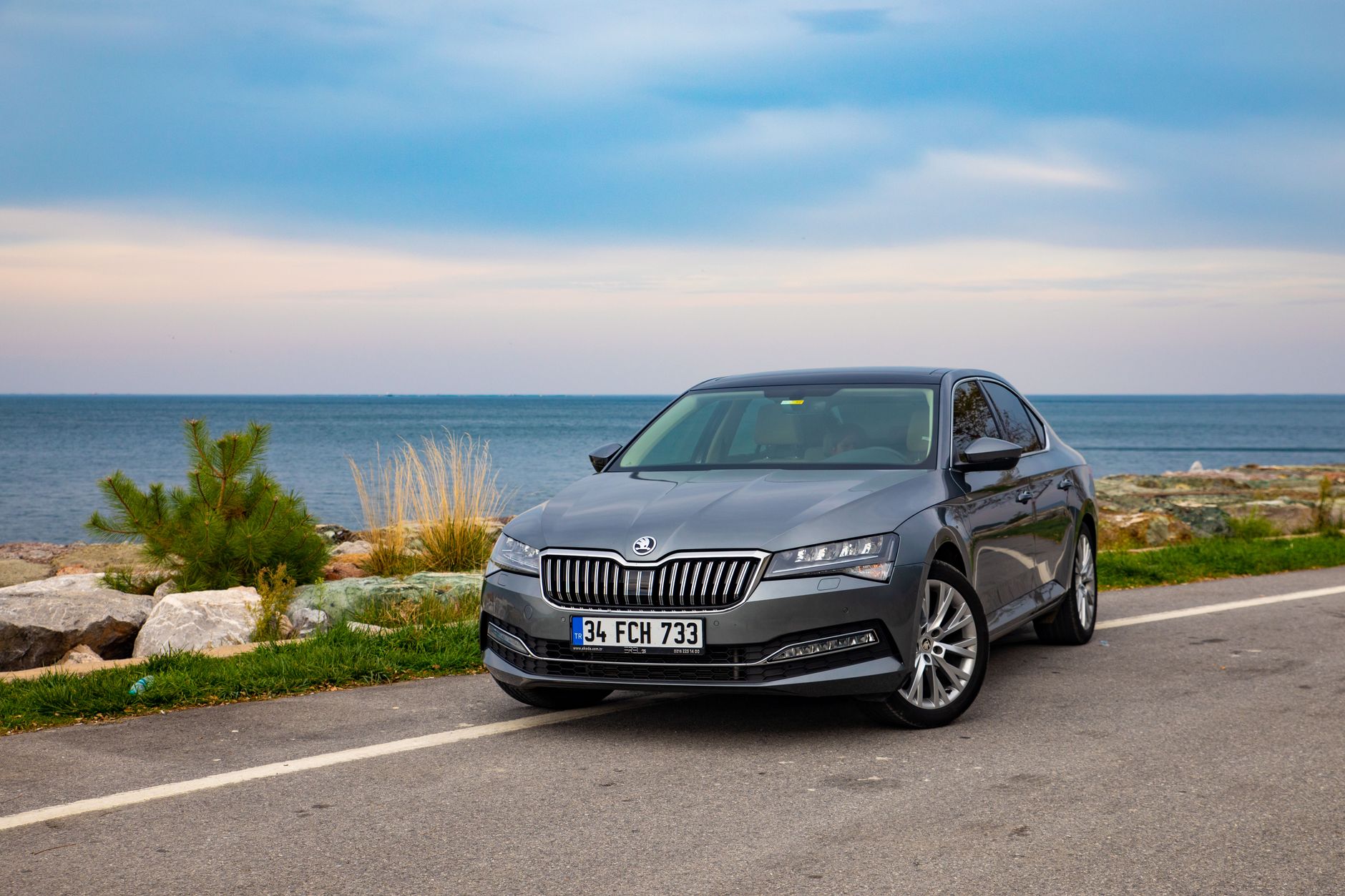Szara Skoda Superb Szara Skoda Superb