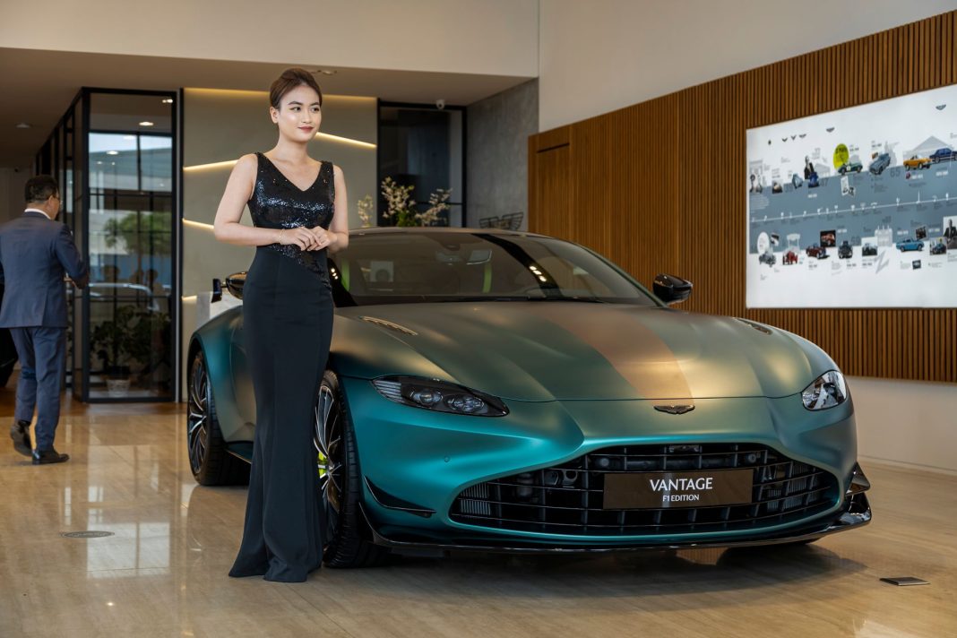 Aston Martin DB11 czy Vantage – który model wybrać i dla kogo? Aston Martin DB11 czy Vantage – który model wybrać i dla kogo?